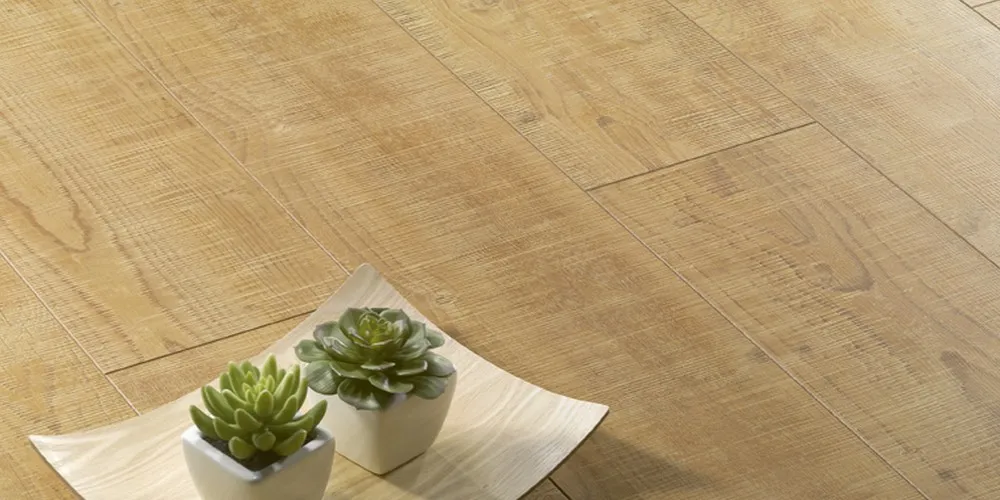 Pavimenti che imitano il legno in lamianto e SPC | Nanni Giancarlo
