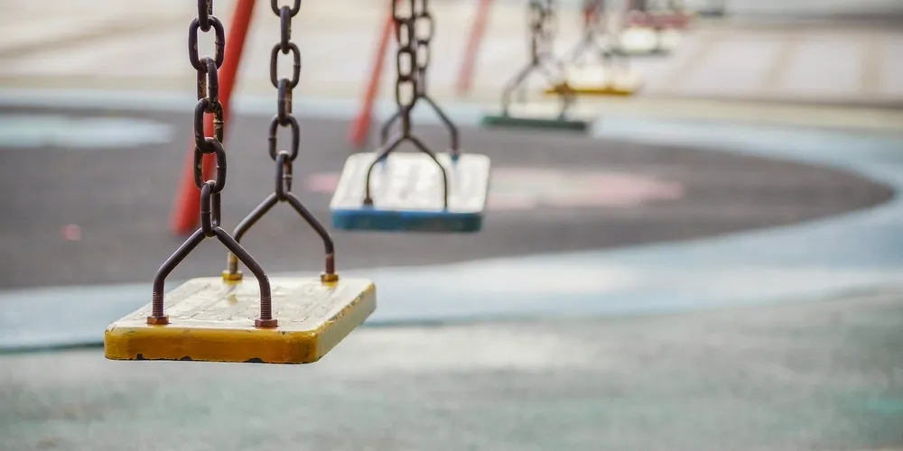 Pavimenti antiscivolo e pavimenti antitrauma in piastrelle di gomma Pavimenti antiscivolo Pavimento antitrauma Pavimenti rsa Tappeti antitrauma aree gioco outdoor
