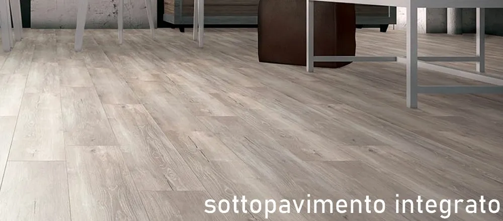 Pavimento in PVC effetto legno con materassino integrato