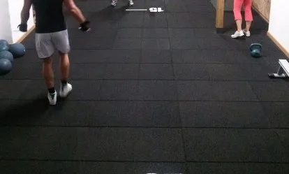 Pavimento per crossfit in fomma nera -  Crossfit Tiles e Gym