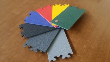 Tile HD XL  piastrella autoposante sp. 4 mm. in PVC con incastri